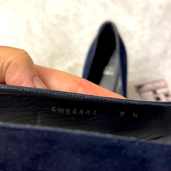 Stuart Weitzman Navy Suede Pumps (made in Spain) size 8N - Picture 7 of 10